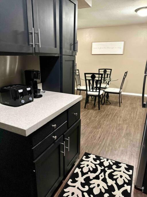 Short Walk To Jsu Stadium, Hospitals, And Bars In Fondren Jackson Exteriör bild