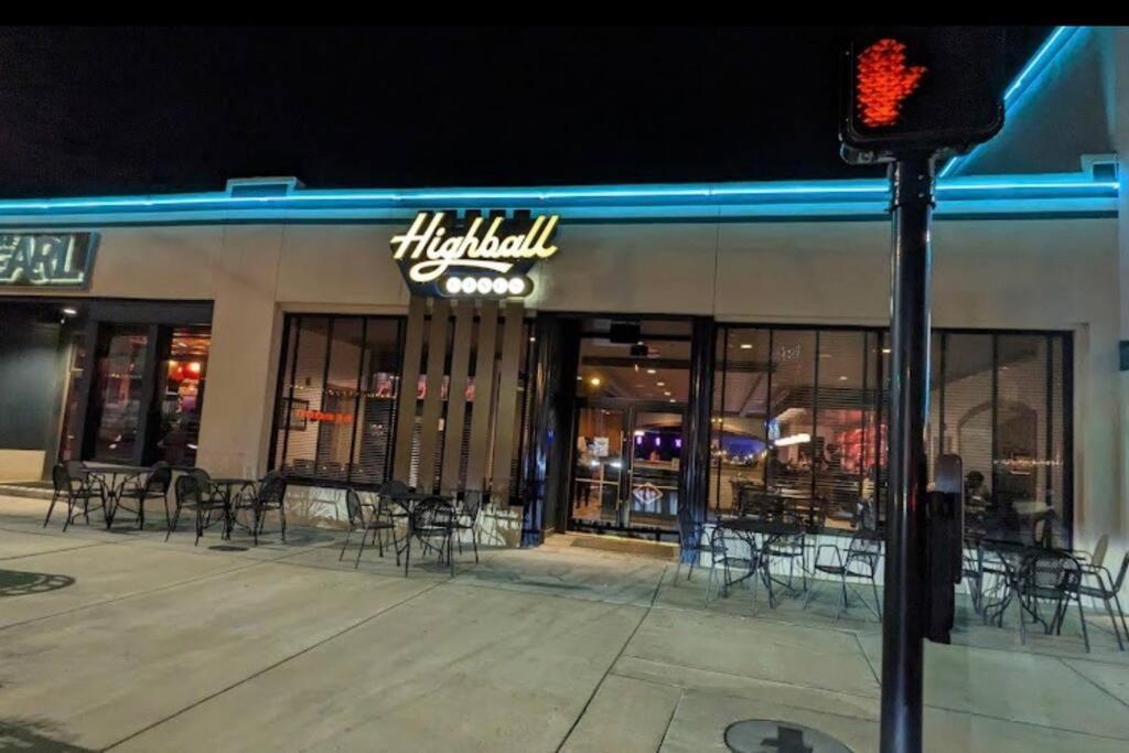 Short Walk To Jsu Stadium, Hospitals, And Bars In Fondren Jackson Exteriör bild