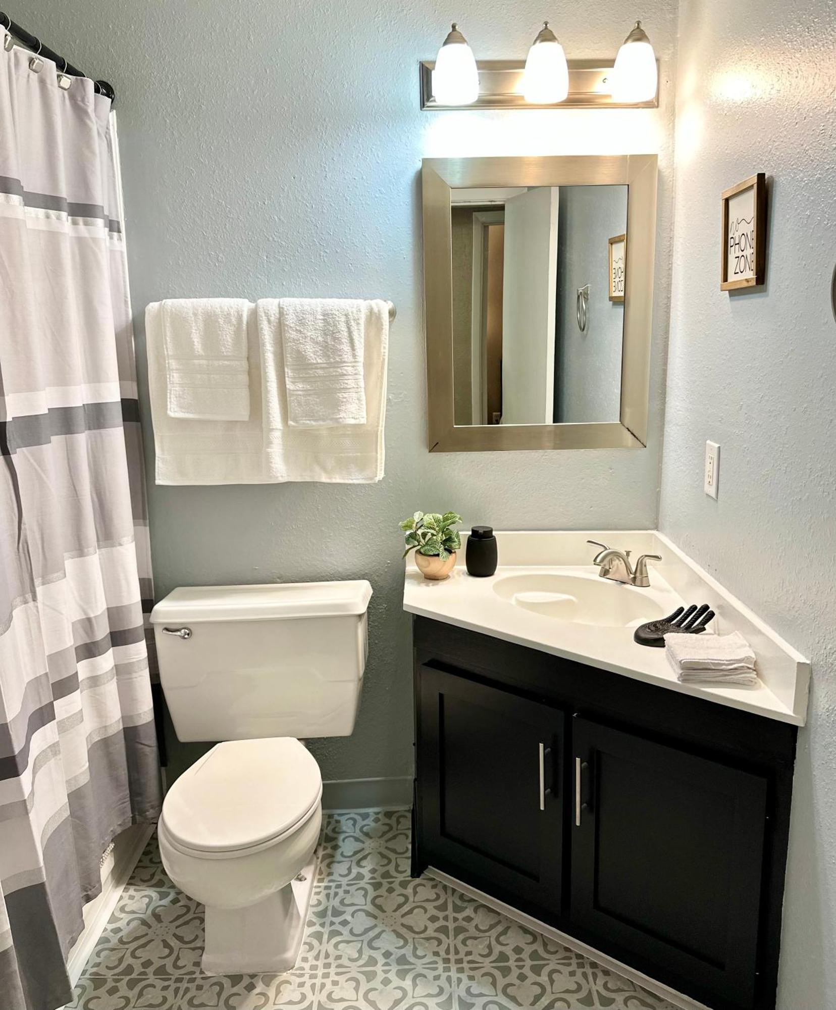 Short Walk To Jsu Stadium, Hospitals, And Bars In Fondren Jackson Exteriör bild