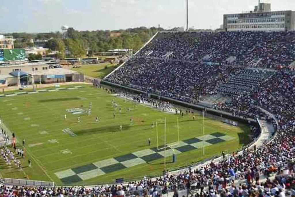 Short Walk To Jsu Stadium, Hospitals, And Bars In Fondren Jackson Exteriör bild
