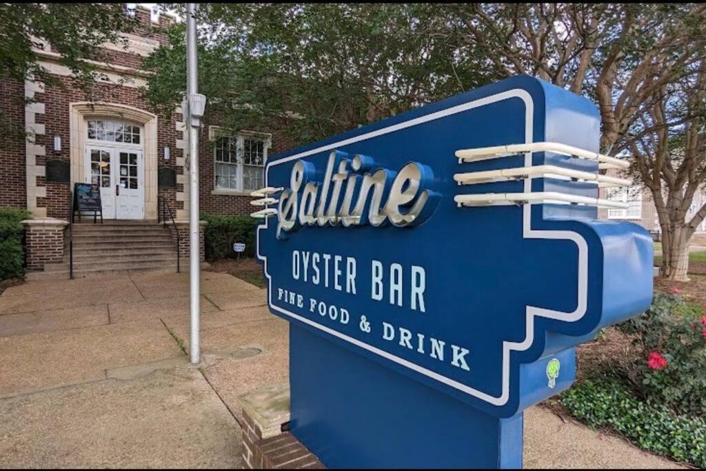 Short Walk To Jsu Stadium, Hospitals, And Bars In Fondren Jackson Exteriör bild